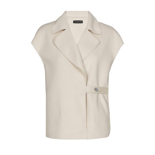 Caroline Biss 4878