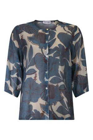 Another Woman 612222